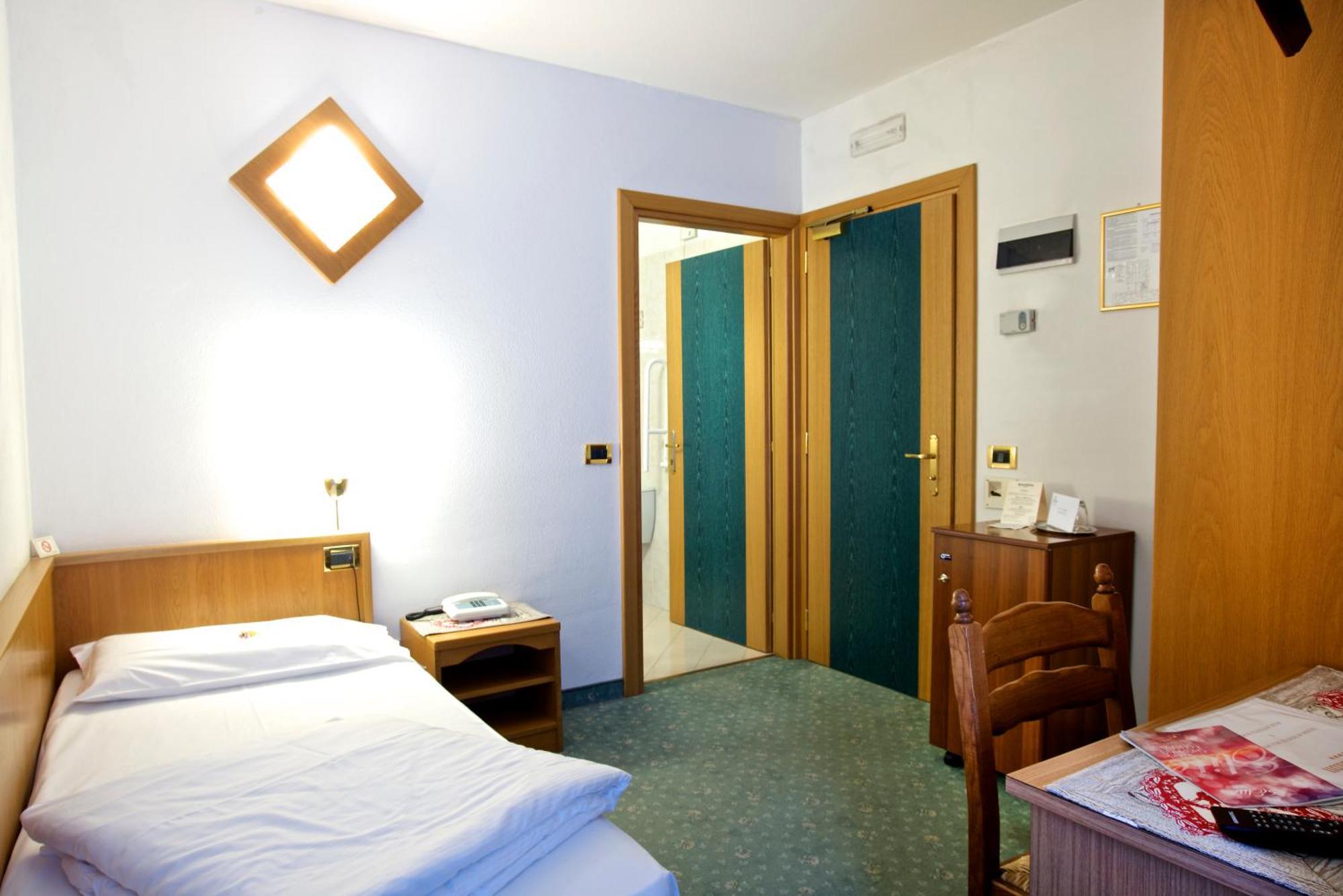 Hotel Santanton Bormio Chambre photo